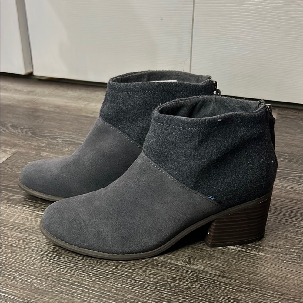 Toms Lacey Charcoal Ankle Booties Size 9.5